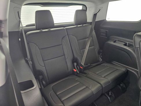 Used 2023 GMC Acadia SLT FWD image 13
