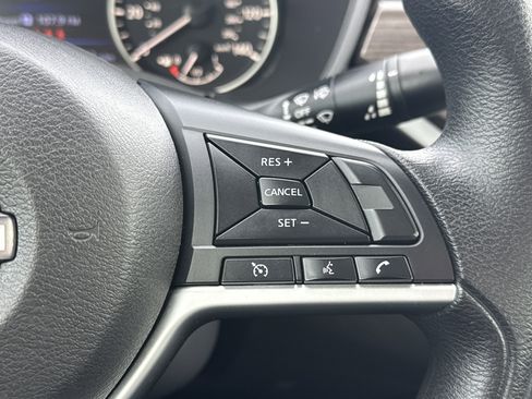 Used 2024 Nissan Altima 2.5 SV image 18