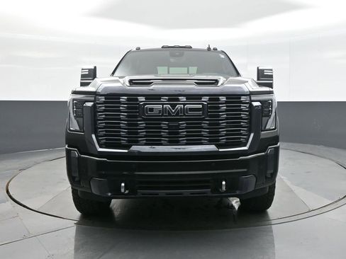 Used 2024 GMC Sierra 3500 Denali Ultimate image 2