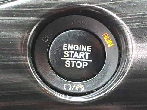 Used 2020 Jeep Grand Cherokee Laredo AWD/4WD image 22