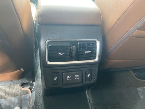 Used 2019 Subaru Outback 3.6R Touring AWD/4WD image 32