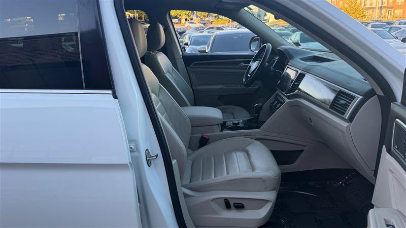 Used 2019 Volkswagen Atlas SEL Premium AWD/4WD image 4