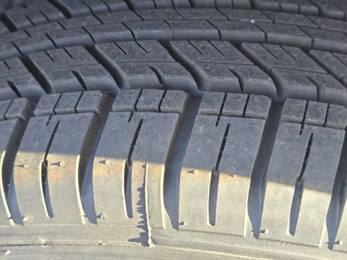 Used 2021 Toyota RAV4 XLE w/ Carpet Mat Package (TMS) image 10