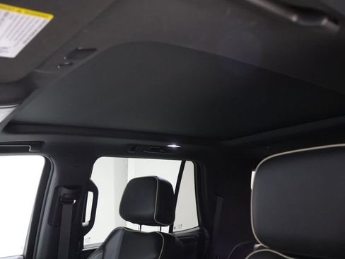 Used 2024 Chevrolet Tahoe Premier AWD/4WD image 11