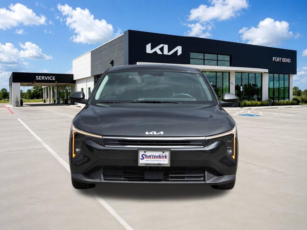 Used 2025 Kia K4 FWD image 2