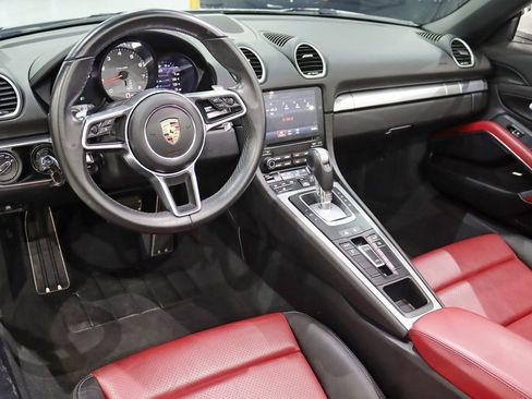 Used 2018 Porsche 718 Boxster S image 16