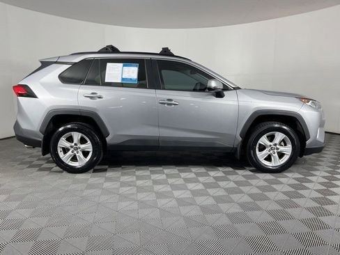 Used 2021 Toyota RAV4 XLE w/ Convenience Package FWD image 8