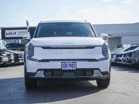 New 2026 Kia EV9 Wind image 3