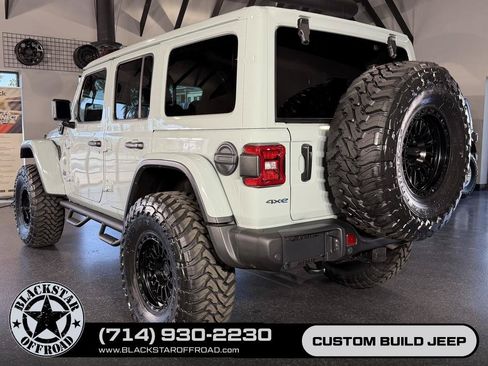 Used 2024 Jeep Wrangler Unlimited Rubicon 4xe AWD/4WD image 11