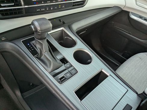 Used 2025 Toyota Sienna LE image 22