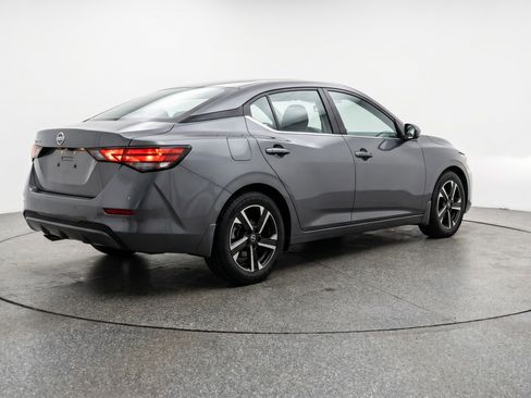 Used 2025 Nissan Sentra SV FWD image 9