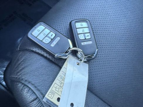 Used 2017 Honda Pilot Elite image 44