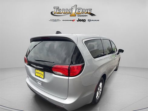 New 2026 Chrysler Voyager LX image 7