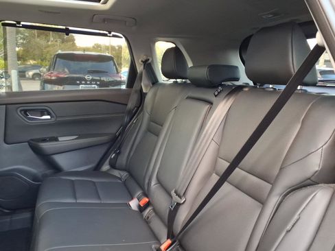 Certified 2023 Nissan Rogue SV w/ SV Premium B Package image 20