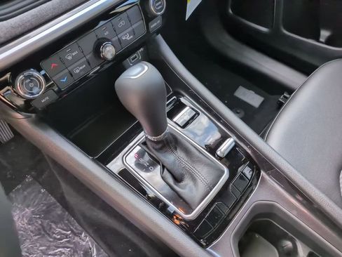 New 2026 Jeep Compass Latitude AWD/4WD image 28