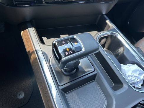 Certified 2024 Chevrolet Silverado 1500 High Country w/ Technology Package AWD/4WD image 35
