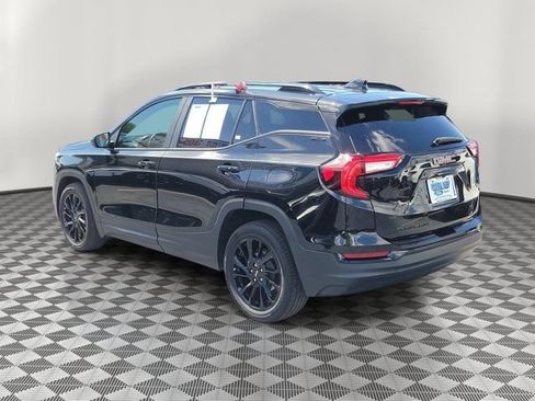 Used 2023 GMC Terrain SLE w/ Driver Convenience Package FWD image 4