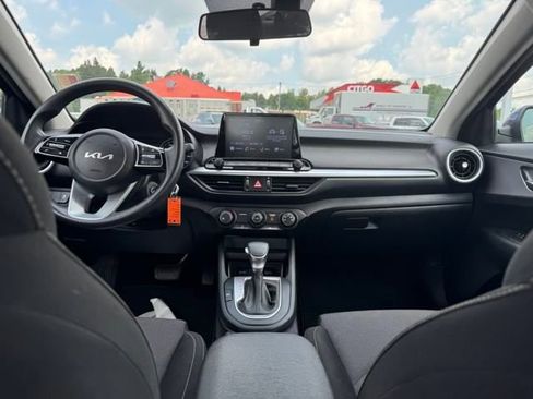 Used 2022 Kia Forte LXS image 7