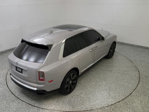 Used 2021 Rolls-Royce Cullinan AWD/4WD image 16