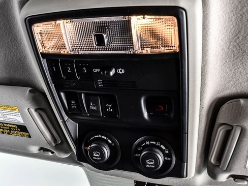Used 2023 Toyota 4Runner TRD Off-Road Premium AWD/4WD image 33