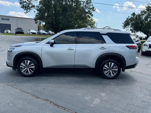 Certified 2024 Nissan Pathfinder SL AWD/4WD image 6