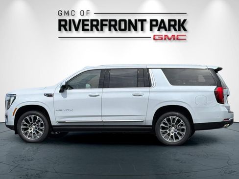 Used 2026 GMC Yukon XL Denali w/ Denali Reserve Package AWD/4WD image 6