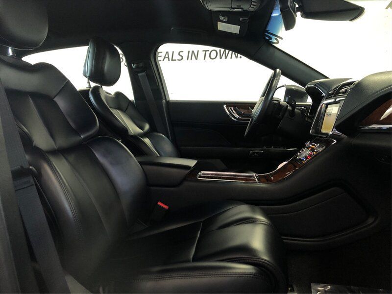 Used 2019 Lincoln Continental Premiere FWD image 9
