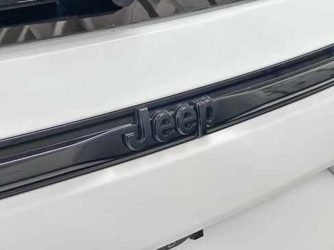 Certified 2023 Jeep Grand Cherokee Altitude image 17