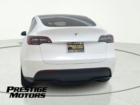 Used 2021 Tesla Model Y Long Range AWD/4WD image 5