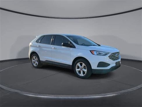 Used 2020 Ford Edge SE image 2