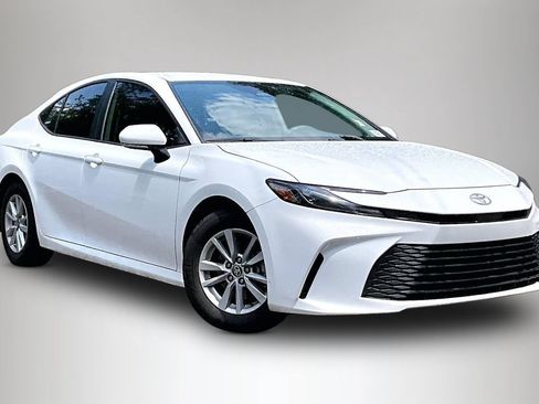 Used 2025 Toyota Camry LE FWD image 2