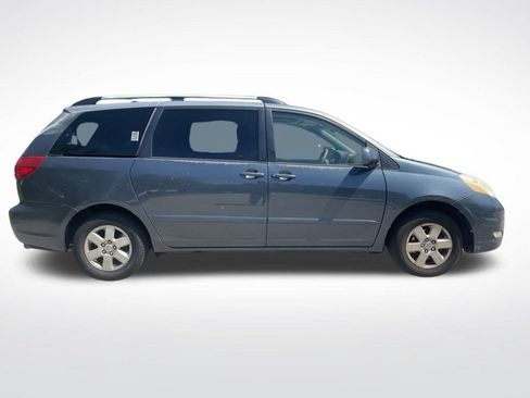 Used 2006 Toyota Sienna XLE w/ XLE Pkg 3 FWD image 4