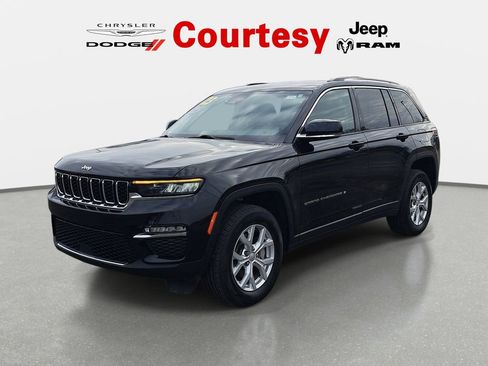 Used 2023 Jeep Grand Cherokee Limited image 7