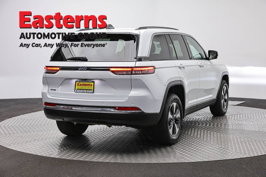 Used 2022 Jeep Grand Cherokee Limited 4xe w/ Luxury Tech Group II AWD/4WD image 6