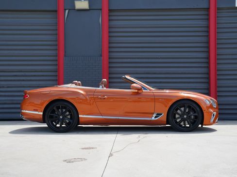 Used 2023 Bentley Continental GT Azure AWD/4WD image 9