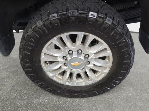 Used 2023 Chevrolet Silverado 2500 High Country image 30