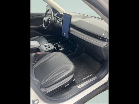 Used 2023 Ford Mustang Mach-E Premium image 14