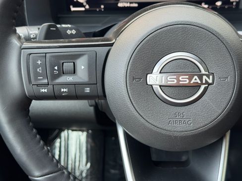 Used 2022 Nissan Pathfinder Platinum w/ Cargo Package FWD image 21