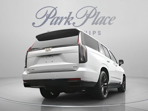 Used 2023 Cadillac Escalade Sport Platinum AWD/4WD image 15