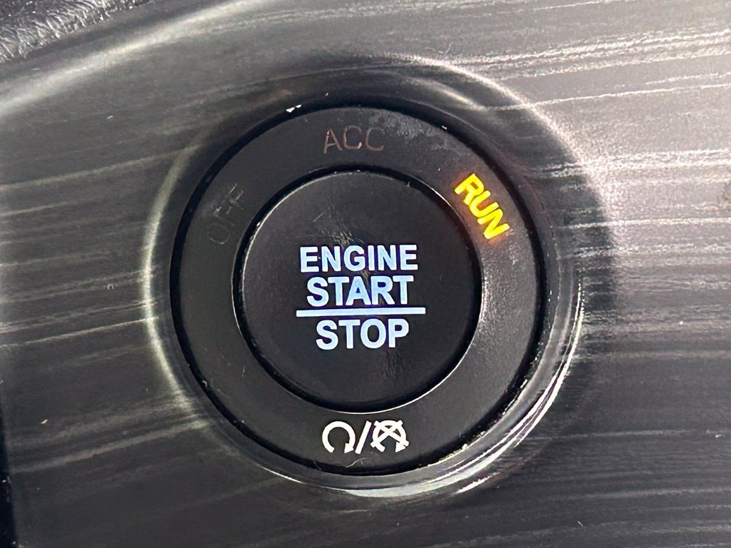 Used 2021 Jeep Grand Cherokee Limited AWD/4WD image 25