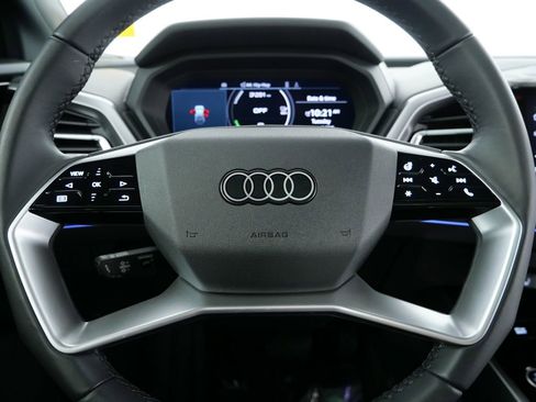 Used 2025 Audi Q4 e-tron Premium Plus w/ Premium Plus image 9