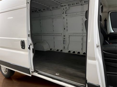 Used 2022 RAM ProMaster 2500 image 39