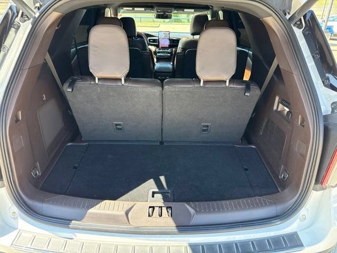 Used 2022 Ford Explorer King Ranch w/ Technology Package RWD image 10