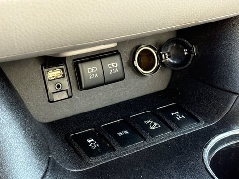 Used 2018 Toyota Highlander Limited Platinum AWD/4WD image 27