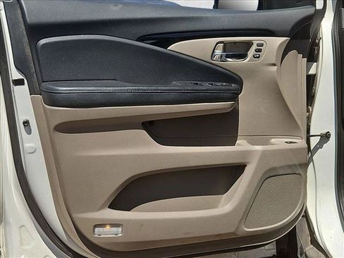 Used 2017 Honda Pilot Elite image 10