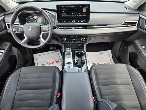 Used 2025 Mitsubishi Outlander SE AWD/4WD image 19
