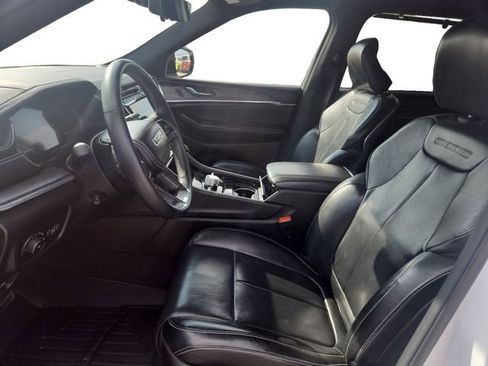 Used 2021 Jeep Grand Cherokee L Overland w/ Luxury Tech Group IV image 9