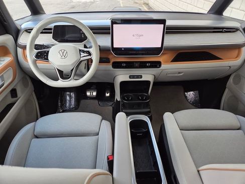 Used 2025 Volkswagen ID. Buzz 1st Edition RWD image 2