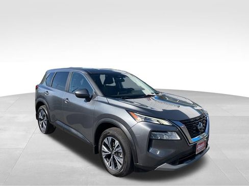 Used 2023 Nissan Rogue SV FWD image 3