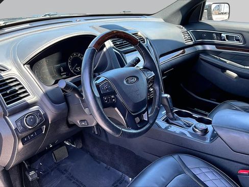Used 2017 Ford Explorer Platinum AWD/4WD image 17